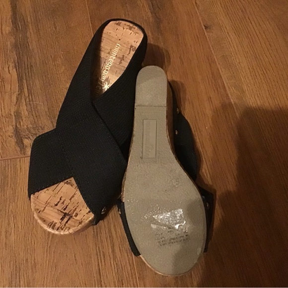 Black sandals! - Picture 2 of 3